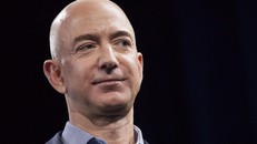 Jeff Bezos quyên góp 100 triệu USD cho các ngân hàng thực phẩm Mỹ