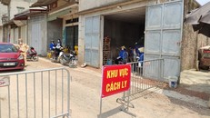 Chốt kiểm soát được lập tại thôn Đông Cứu, xã Dũng Tiến. Ảnh: Hà Nội Mới