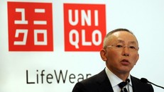 CEO Uniqlo: 'Hình ảnh của nước Mỹ đang bị phá hỏng'