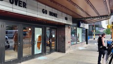 Hiện trường của vụ nổ súng tại khu phố Uptown. Ảnh: AP