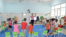 Bổ sung giáo viên trường tư vào nhóm hưởng gói cứu trợ 62.000 tỷ đồng