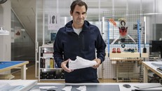  Roger Federer ra mắt mẫu giày chạy bộ mới