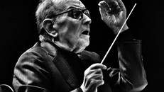 Huyền thoại nhạc phim người Ý Ennio Morricone qua đời