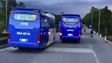 Buộc thôi việc hai tài xế cản đường xe cứu hỏa