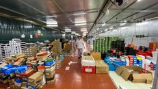 'Đột kích' kho hàng lậu quy mô 10.000 m2 tại Lào Cai