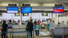 Thực hiện nghiêm việc phòng, chống dịch COVID-19 tại các sân bay