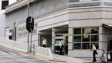 Người Trung Quốc muốn đóng cửa lãnh sự quán Mỹ tại Hong Kong