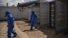 Chuyên gia Pháp: Hóa chất nguy hiểm vẫn ở cảng Beirut