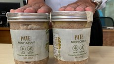 Nữ bệnh nhân ăn pate Minh Chay phải thở máy, thay huyết tương