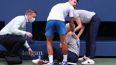 Novak Djokovic bị loại khỏi U.S. Open vì sự cố hy hữu