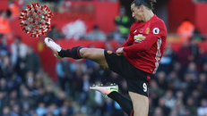 Dân mạng 'cầu nguyện' cho COVID-19 khi biết Zlatan Ibrahimovic dương tính