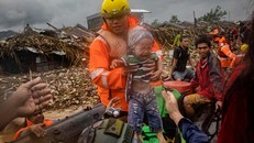 Bão Vamco gây lũ lụt lịch sử tại Philippines