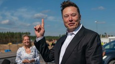 Elon Musk trở thành người giàu thứ hai thế giới