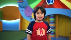 Youtuber 9 tuổi được trả lương cao nhất năm 2020