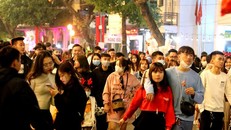 Hà Nội rộn rã không khí Giáng sinh