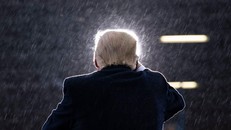 Ông Trump bị tờ báo ưa thích 'phản bội'