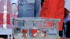 Indonesia khôi phục dữ liệu hộp đen của máy bay gặp nạn