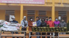 Nhóm từ thiện "Quỹ chia sẻ yêu thương 94-97" trao tặng các phần quà và Tạp chí Ngày Nay Số Xuân Tân Sửu 2021 cho trường liên cấp Ngải Thầu.