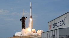 Kỹ sư SpaceX rao bán thông tin nội bộ trên mạng