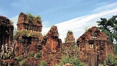 Nỗ lực trùng tu Di sản Văn hóa thế giới Mỹ Sơn trước mùa mưa