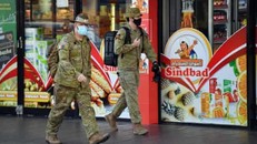 Quân đội tuần tra đường phố Sydney 