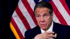 Thống đốc New York từ chức vì bê bối tình dục