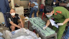 Triệt phá đường dây vận chuyển ma túy lớn bằng xe 'luồng xanh'