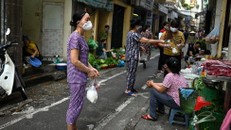 Bộ Y tế khuyến nghị test nhanh hàng tuần cho người làm việc tại chợ