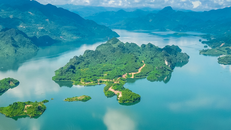 Thung Nai – Cao Phong (Hòa Bình) đẹp như một bức tranh.