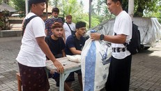 Sáng kiến đổi rác nhựa lấy gạo tại Bali