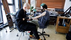 Nghệ sĩ xăm hình tại Hàn Quốc kỳ vọng được hợp pháp hóa