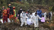 Rơi máy bay Trung Quốc: Tìm thấy hộp đen thứ hai