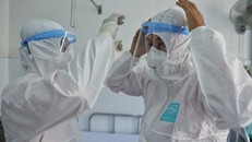 TP HCM tìm cách giữ chân nhân viên y tế cơ sở​ 