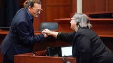 Johnny Depp thắng kiện vợ cũ