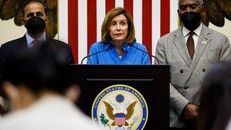 Trung Quốc áp lệnh trừng phạt bà Pelosi