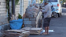 COVID-19 đẩy lùi nỗ lực xóa đói giảm nghèo ở châu Á thêm 2 năm