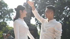 18 đôi trẻ tổ chức đám cưới tập thể tại hồ Hoàn Kiếm