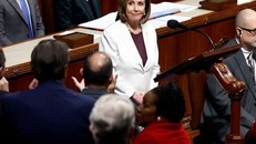 Bà Nancy Pelosi từ chức Chủ tịch Hạ viện Mỹ