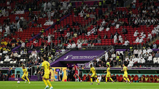 Những hàng ghế trống khán giả trong trận khai mạc World Cup 2022. Ảnh: Reuters