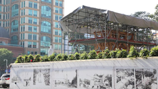 Hệ thống chuông nằm ở khu vực tiền sảnh Nhà thờ Đức Bà - Ảnh: VGP