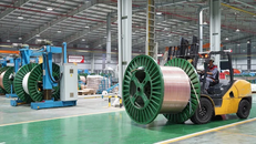 Bên trong Nhà máy CADIVI.