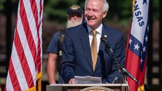 Cựu Thống đốc bang Arkansas tranh cử Tổng thống Mỹ