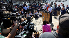 Chuẩn Đô đốc John Mauger phát biểu trước báo giới Mỹ. Ảnh: Reuters