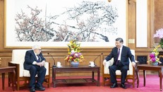 Chủ tịch Trung Quốc Tập Cận Bình hội đàm với cựu Ngoại trưởng Mỹ Henry Kissinger tại Bắc Kinh ngày 20/7. Ảnh: Tân Hoa Xã