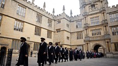 Tuyển sinh tại các trường đại học hàng đầu nước Anh sẽ 'gay gắt hơn'