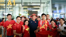 Đội tuyển bóng đá nữ Việt Nam về nước