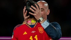 Tuyển nữ Tây Ban Nha tuyên bố nghỉ thi đấu 