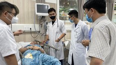 Nỗ lực cấp cứu, điều trị các nạn nhân vụ cháy chung cư mini