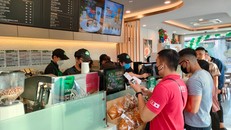 Cùng Phúc Long 'bứt phá giới hạn' không tiền mặt 