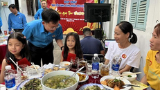 Tết ấm áp cùng công nhân trong khu nhà trọ